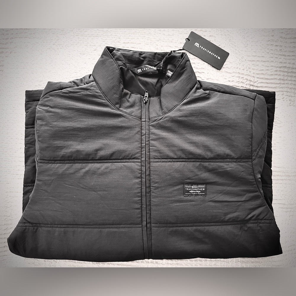 TravisMathew Palisades Puffer Jacket Black Men’s Small NWT Lightweight